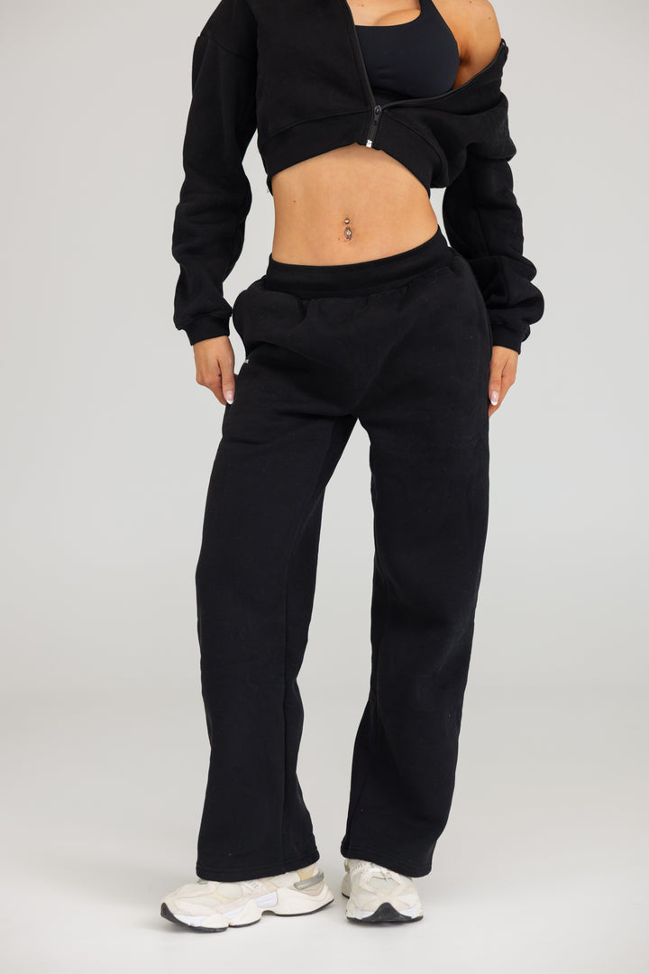 STRAIGHT LEG SWEATPANTS - BLACK