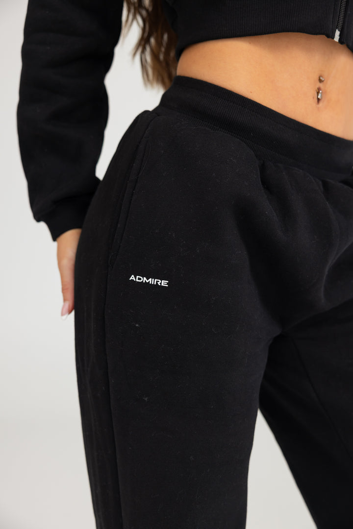 STRAIGHT LEG SWEATPANTS - BLACK