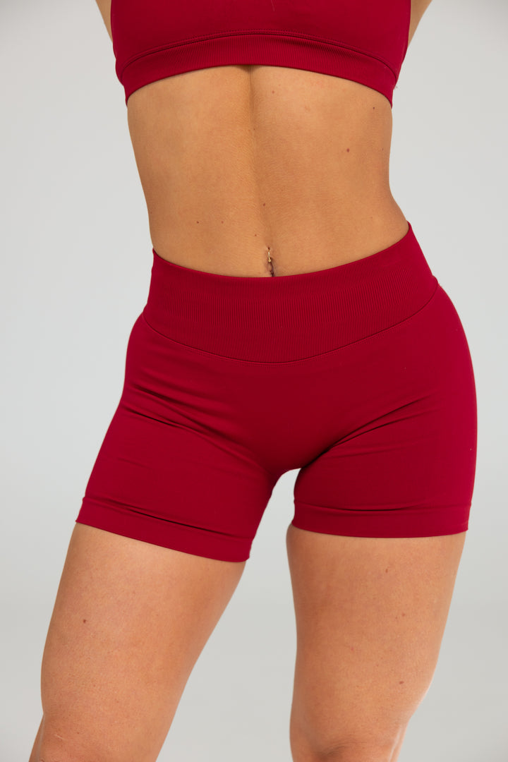 CONTOUR SHORTS - CHERRY RED