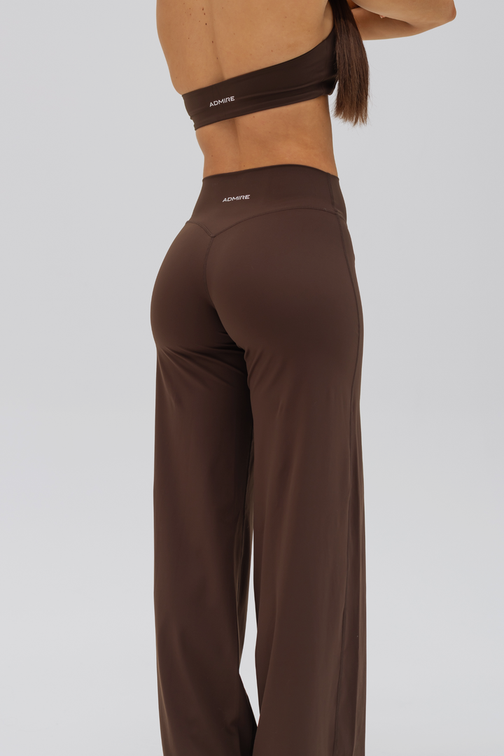 STRAIGHT LEG PANTS - DARK BROWN