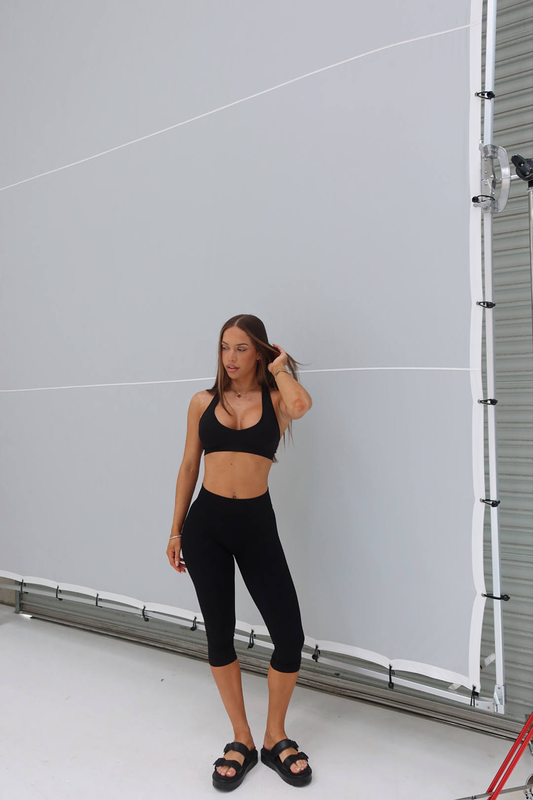 CONTOUR RACER BACK CROP - MIDNIGHT