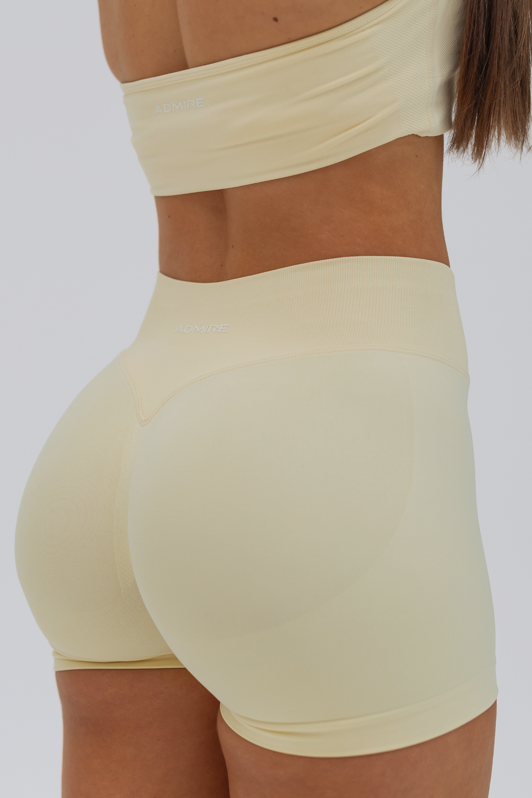 CONTOUR SHORTS - BUTTER YELLOW